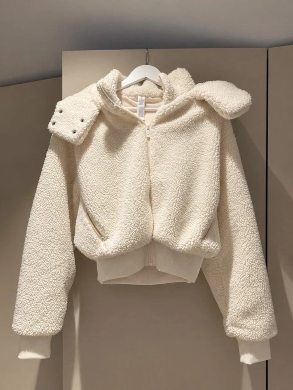 Alo Yoga Teddy Fleece Zip-Up Jacket, Cream White, Size S